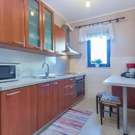 Modern, Affordable And Nicely Decorated - Paradise Guest house