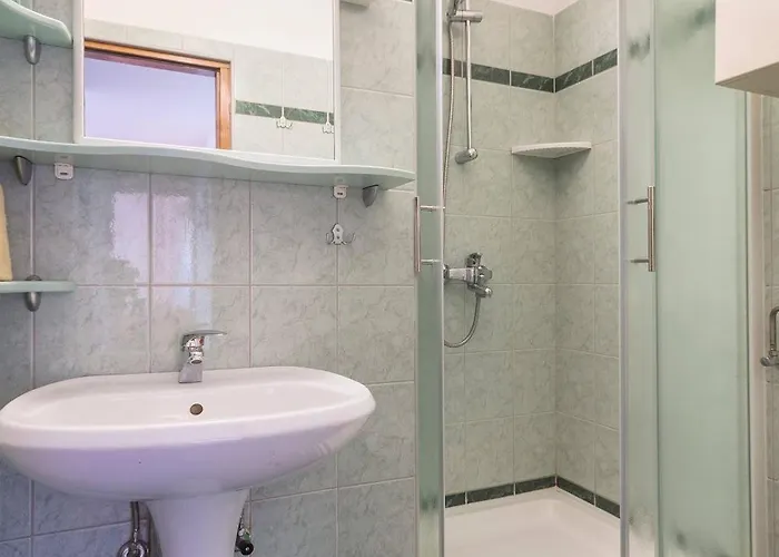 Modern, Affordable And Nicely Decorated - Paradise 3* Pula