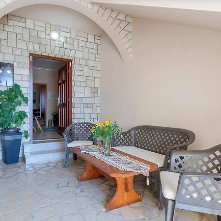 Guest house Modern, Affordable And Nicely Decorated - Paradise Pula