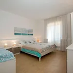 Modern, Affordable And Nicely Decorated - Paradise Konukevi Pula