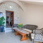 Konukevi Modern, Affordable And Nicely Decorated - Paradise Pula