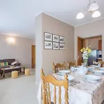 Modern, Affordable And Nicely Decorated - Paradise Konukevi